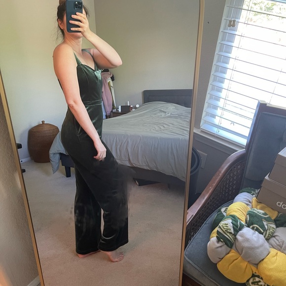 Abercrombie and Fitch velvet jumpsuit - Picture 8 of 8